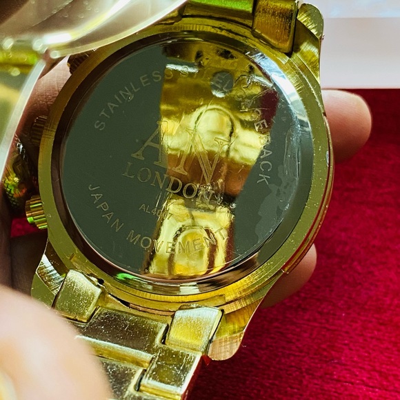 Watch | women watch | pink watch | new - Picture 4 of 6